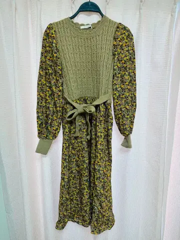 베이지 꽃무늬 롱 원피스