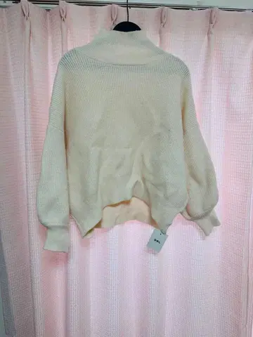 GRL 크림색 터틀넥 스웨터