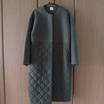 올리브색 코트