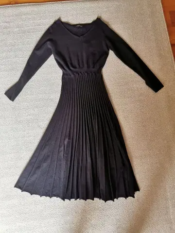 네이비 니트 V넥 플리츠 원피스