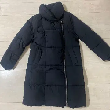 ZARA 다운 코트