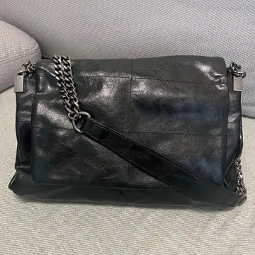 자라 플랩 락카 숄더백