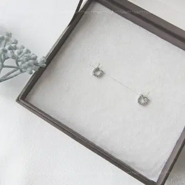 [미사용 새상품/ESTELLE] 말발굽 귀걸이/말발굽/말굽/실버/티타늄