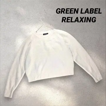 [그린 라벨 릴랙싱] 크롭 기장 크루넥 니트 화이트 계열 스웨터
