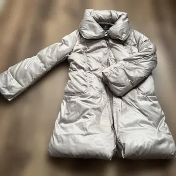 여성용 다운 자켓 사이즈 9 / 베이지 계열