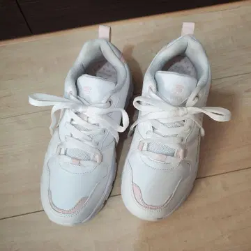 FILA 화이트/핑크 스니커즈