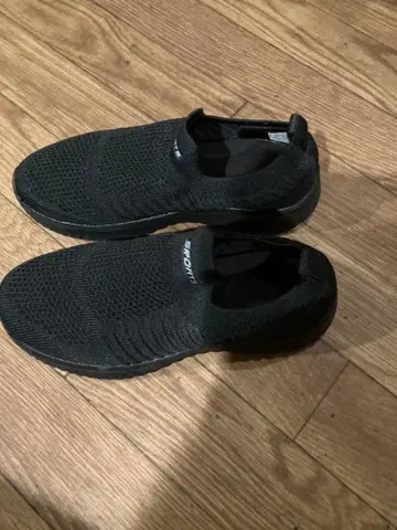 블랙 니트 슬립온 스니커즈