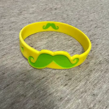 Officialdism 러버 밴드