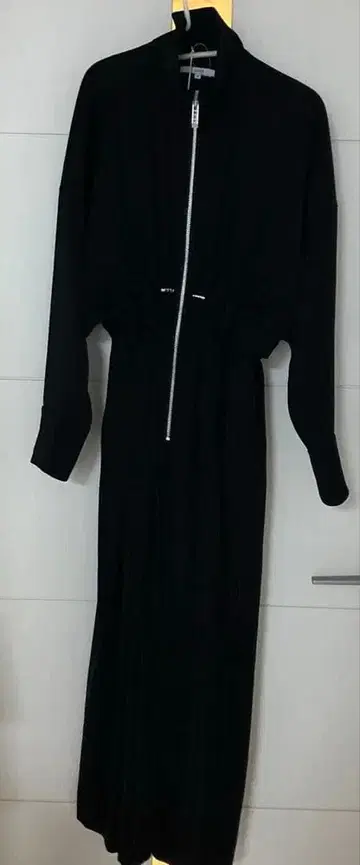 UN3D. WAVE SHIRRING JUMP SUIT