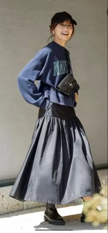 FORME 히가시하라 아키 칼리지 맨투맨 네이비