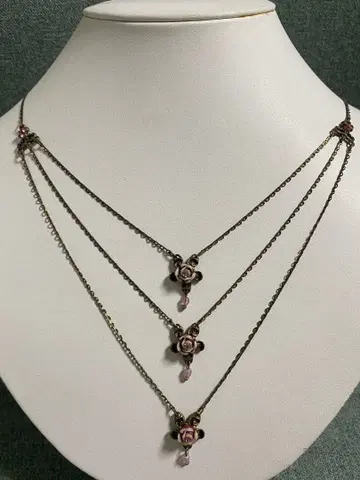 새상품급 미하엘 네그린 삼연 목걸이 꽃 모티브 플라 장미 스와로브스키