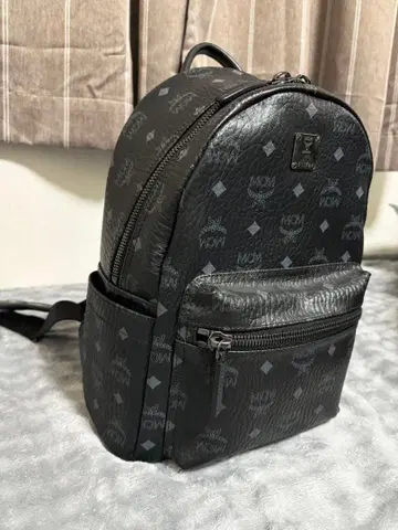 MCM 블랙 백팩 M 사이즈