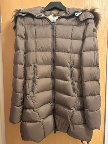 타트라스 카키 다운 자켓 후드 부착