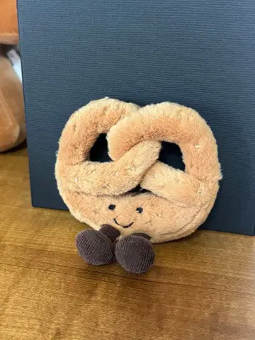 [ jellycat ] 새상품급. 프레첼 키링