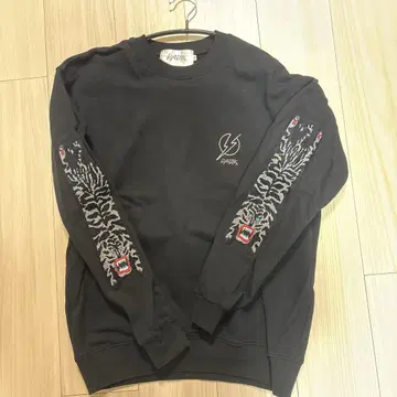 RAIZO 타이거 크루 맨투맨 치베타리안 타이거