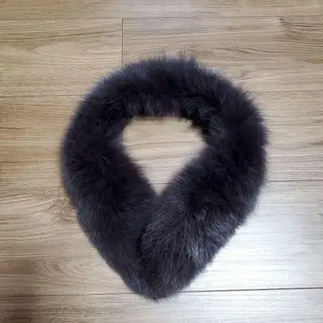 INED 다크 그레이 퍼 넥워머