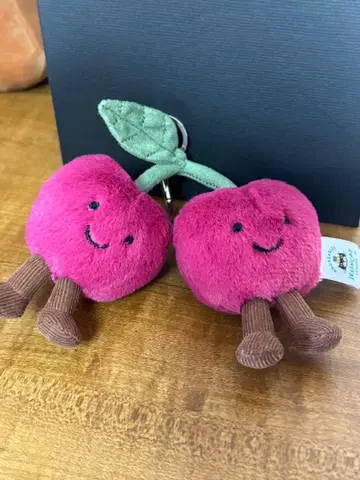 [ jellycat ] 새상품급. 체리 모양 키링