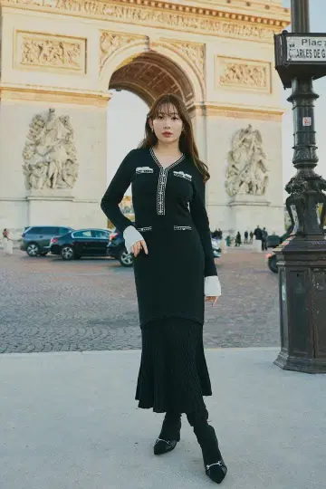 Her lip to Isaline Long Knit Dress