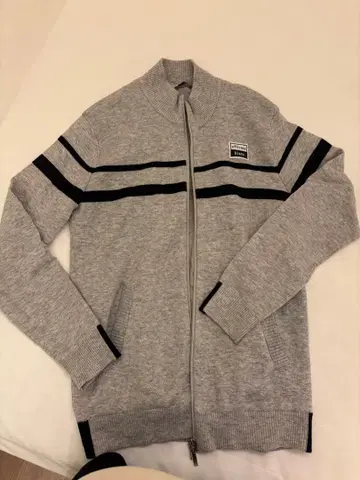 efficace blanc 그레이 집업 M