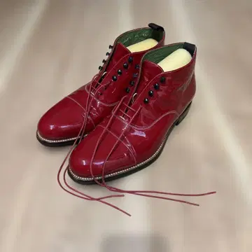 디터 쿠켈콘 에나멜 부츠 레드