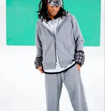 그레이 후드 부착 후드티 PLAYhard work