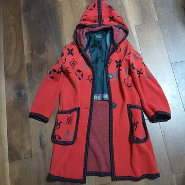 후드 부착 빨간색 롱 코트 사이즈 9