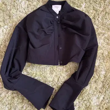 새상품급 AMERI 블랙 크롭 셔츠 긴팔