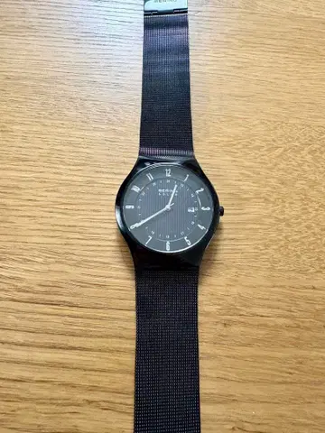 BERINA 블랙 아날로그 손목시계