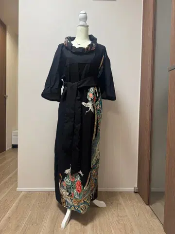 화려한 블랙 전통 예복 기모노 순수 실크 리메이크 드레스