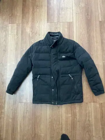 LACOSTE 블랙 다운 자켓 M 사이즈