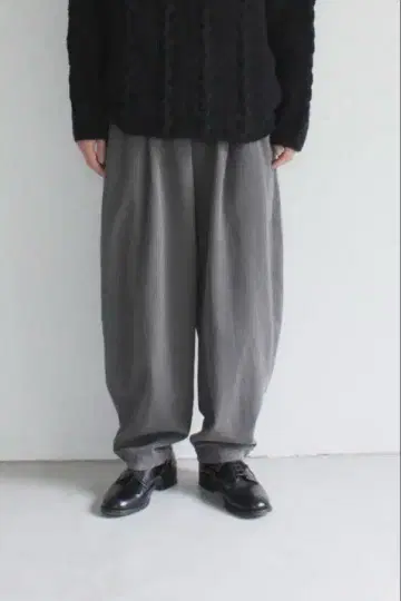 Hands of creation 코듀로이 오벌 팬츠