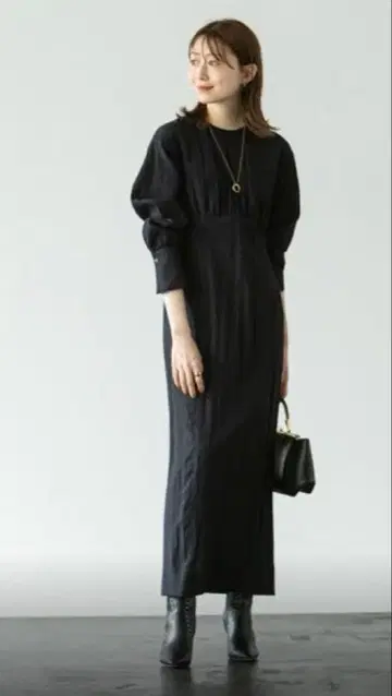 NOBLE 프렌치 내로우 라인 원피스 블랙