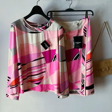 새상품/택 포함 레오나르 *캉캉 소재 아름다운 프린트 셋업* LL