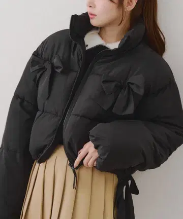 NICE CLAUP 블랙 다운 자켓