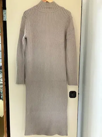 Lajour 핑거홀 리브 니트 원피스