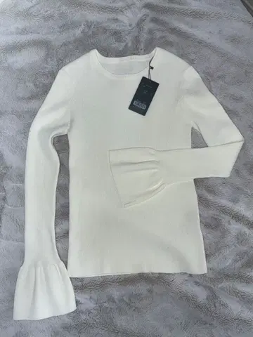 아뉴앙스 anuans 벨 슬리브 스웨터