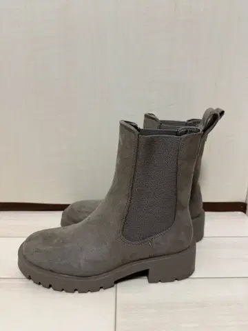 베이지 사이드 고어 부츠 스웨이드