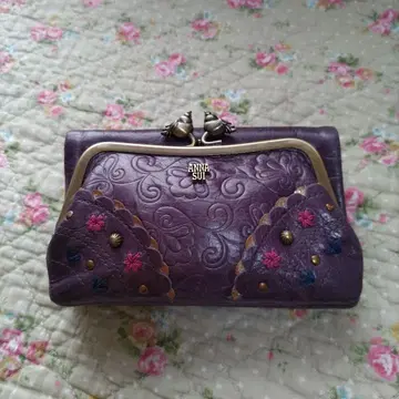 안나수이 퍼플 접이식 지갑
