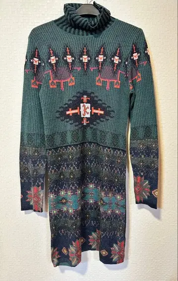 그린 계열 터틀넥 원피스