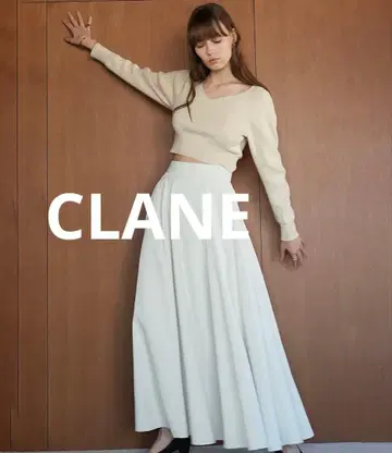 CLANE 베이지 V넥 크롭 스웨터