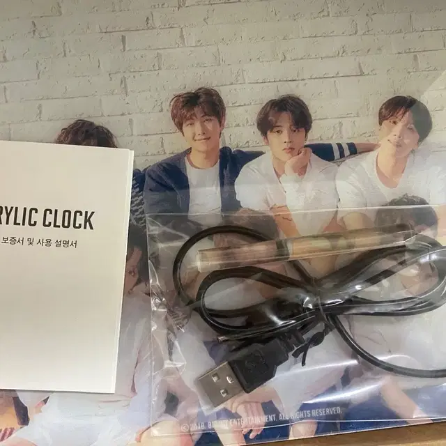 방탄소년단 전시회 오늘 아크릴 시계