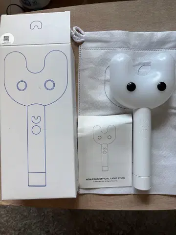 뉴진스 공식 라이트 스틱 화이트