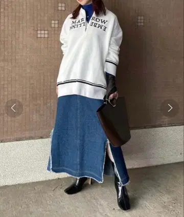 AMERI MARROW EMBELLISH SWEAT TOP