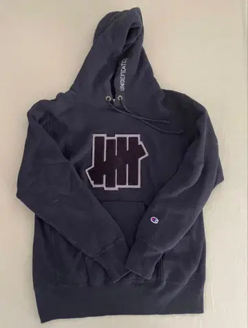 Undefeated 블랙 후드티