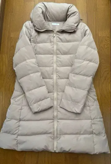 베이지 롱 다운 자켓 후드 부착