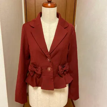 버건디 리본 포함 테일러드 자켓
