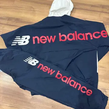 뉴발란스 후드 부착 나일론 자켓