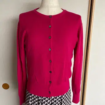 로트레아몽 핑크 버튼 긴팔 가디건