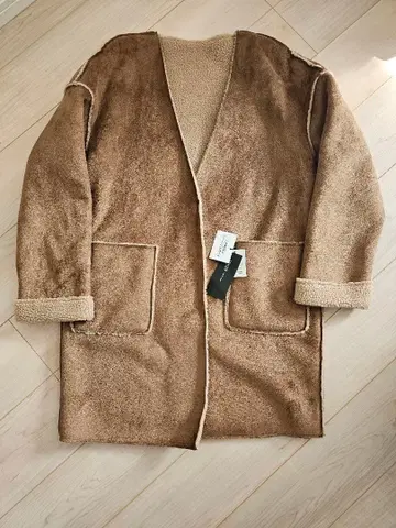 택 포함 새상품 titivate 무스탕 코트 리버서블