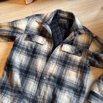 GUESS 네이비/화이트 체크